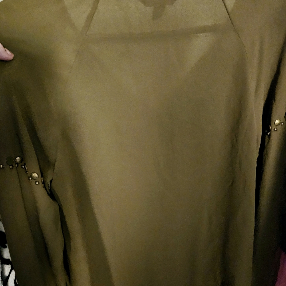 Woman's top - Picture 2 of 4